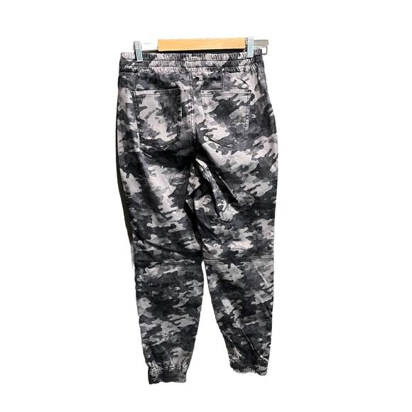 Spanx‎ Blackwash Camo Stretch Twill Cargo Jogger Women's Jogger Pants Size L/G - Picture 2 of 6